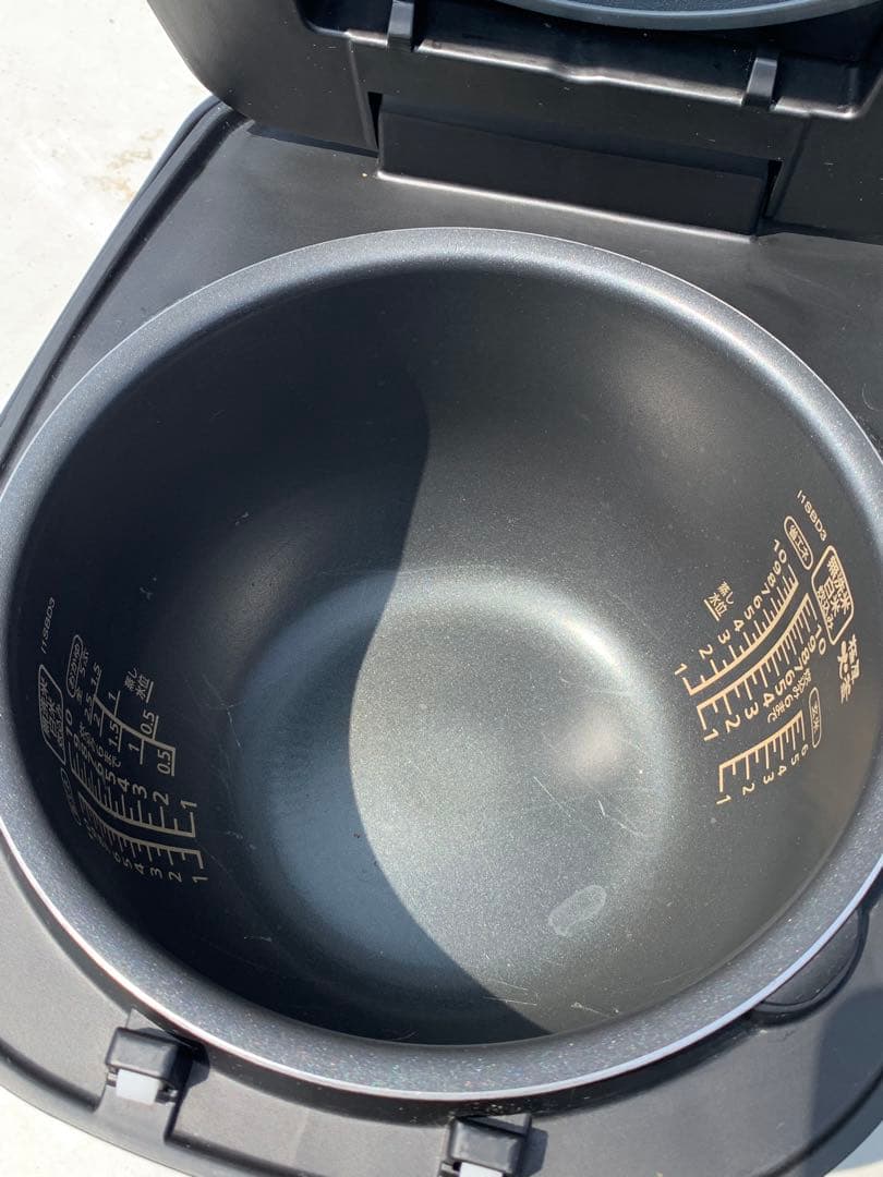 アイリスオーヤマ株式会社 IHジャー炊飯器 RC-IE10-B