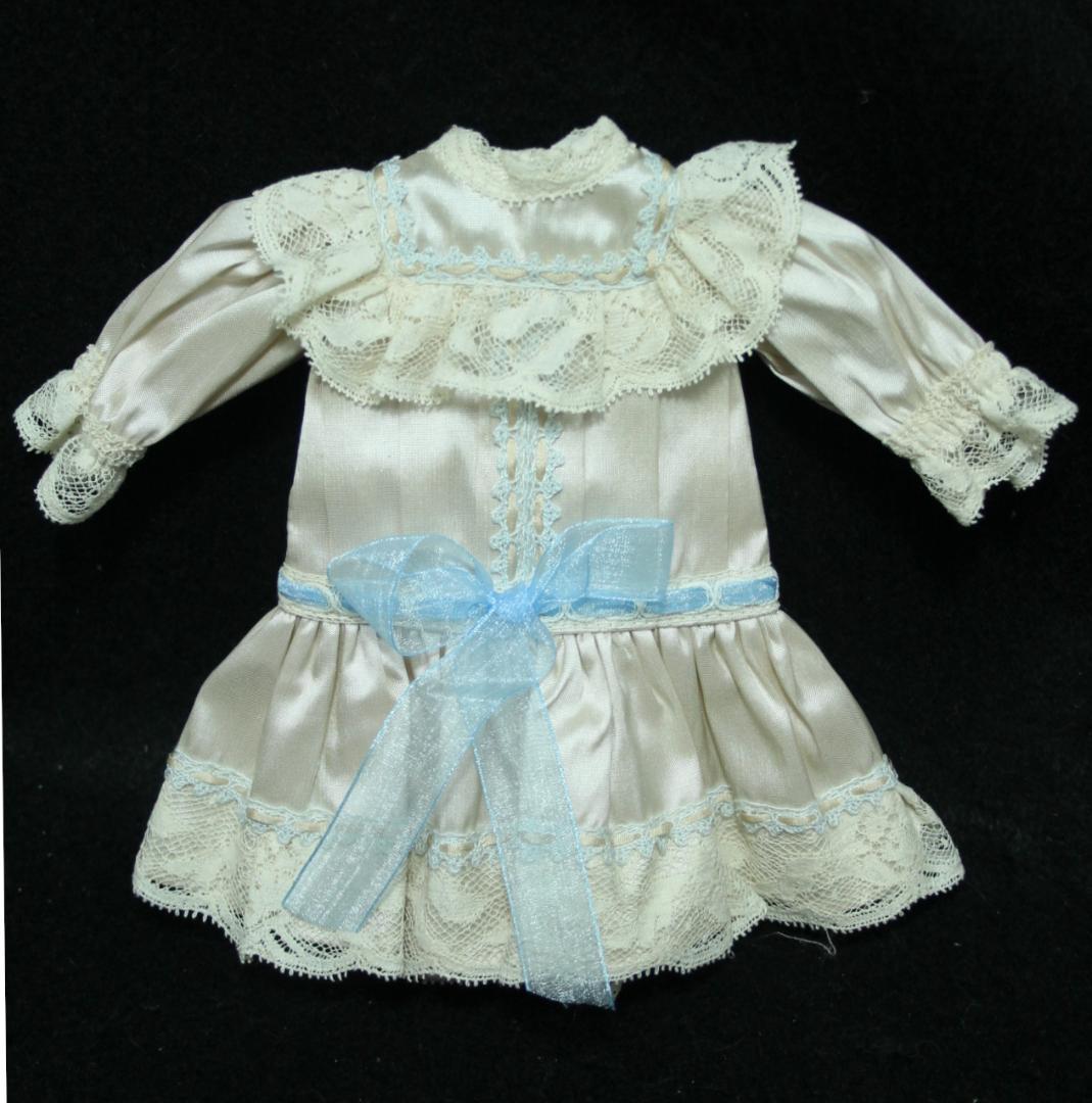 ◎新品◎タグ付き美品　27～28cm　ビスクドール用　シルクドレス フランス製