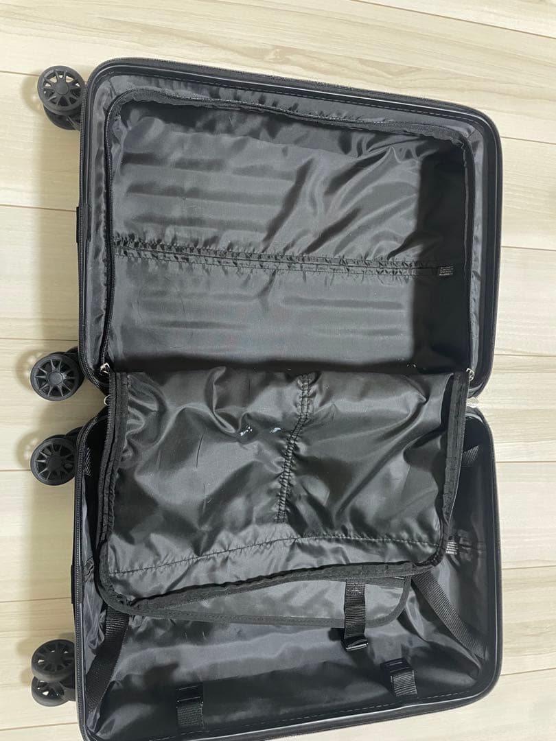 ブラックハードシェルキャリーケース