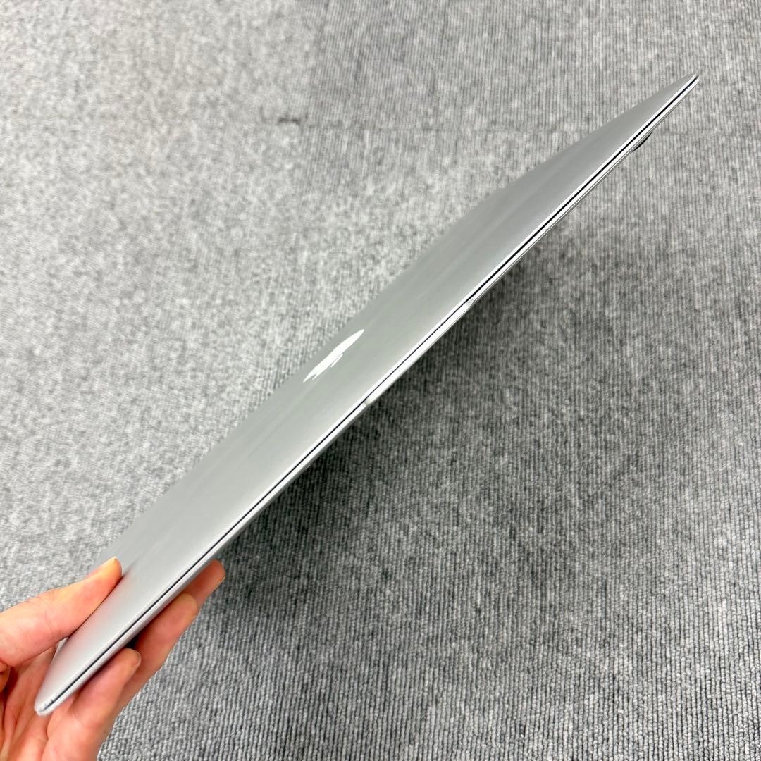 MacBook Air 2015 13インチ4GB/128GBシルバー