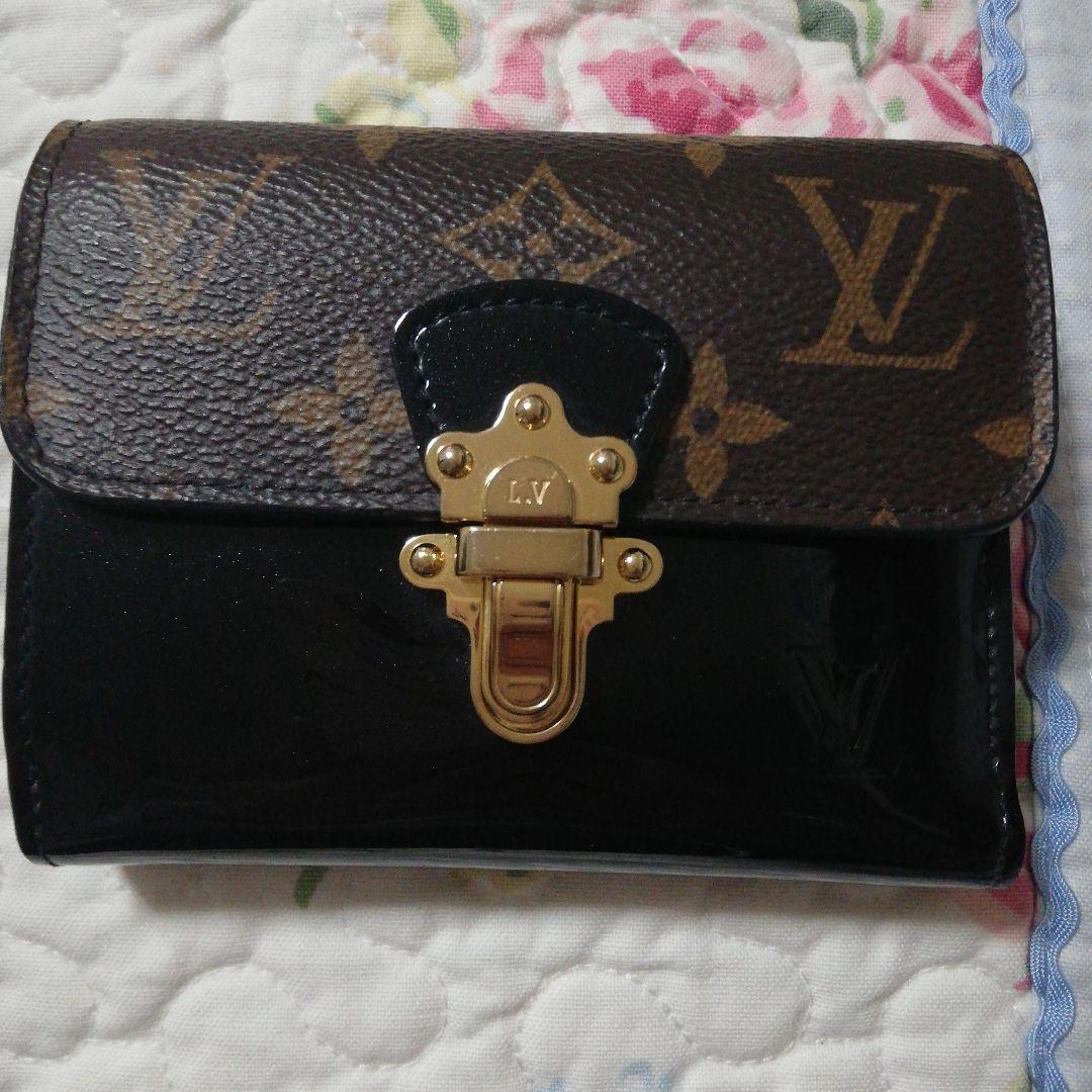 ルイヴィトン三つ折り財布。