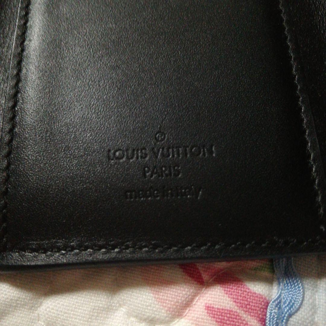 ルイヴィトン三つ折り財布。