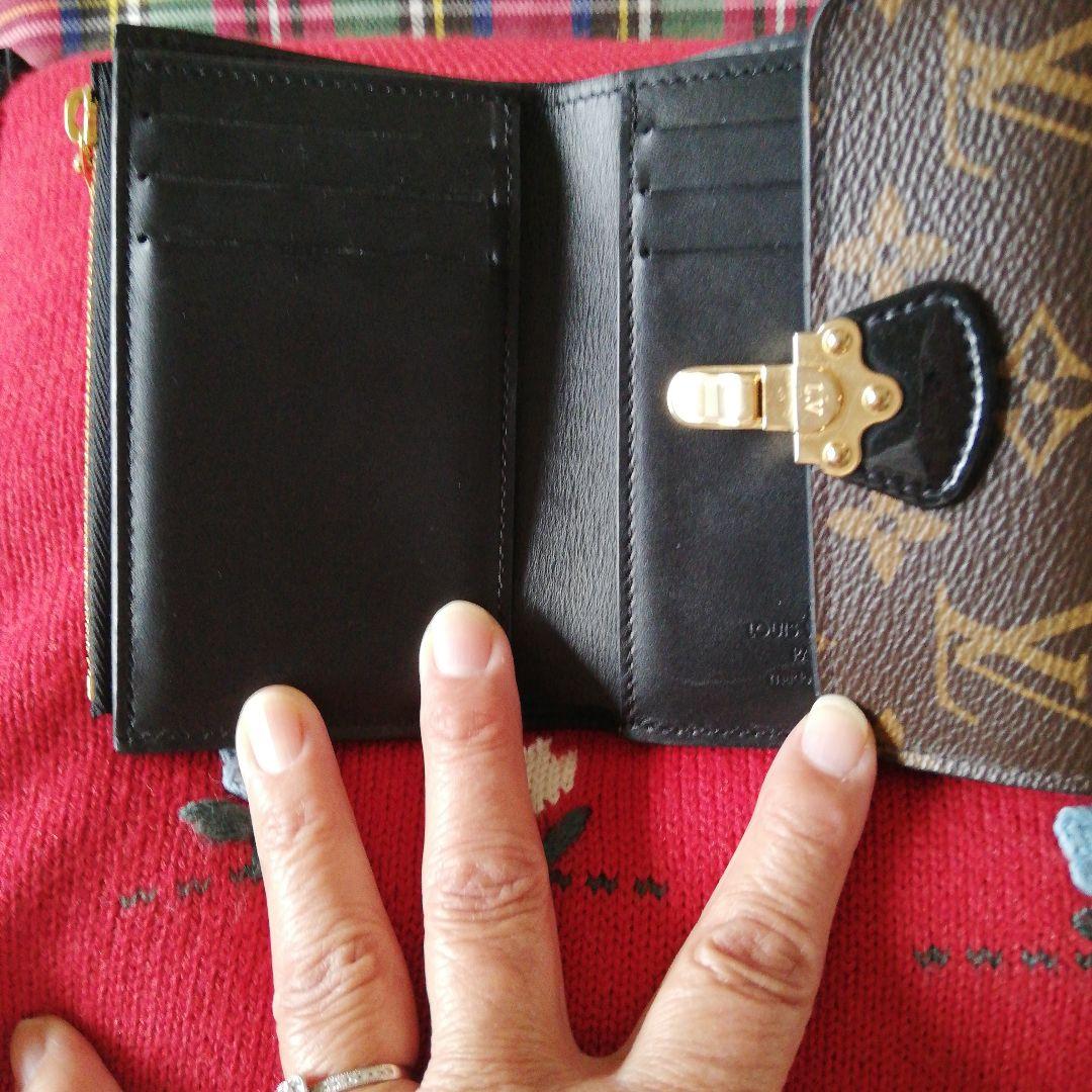 ルイヴィトン三つ折り財布。