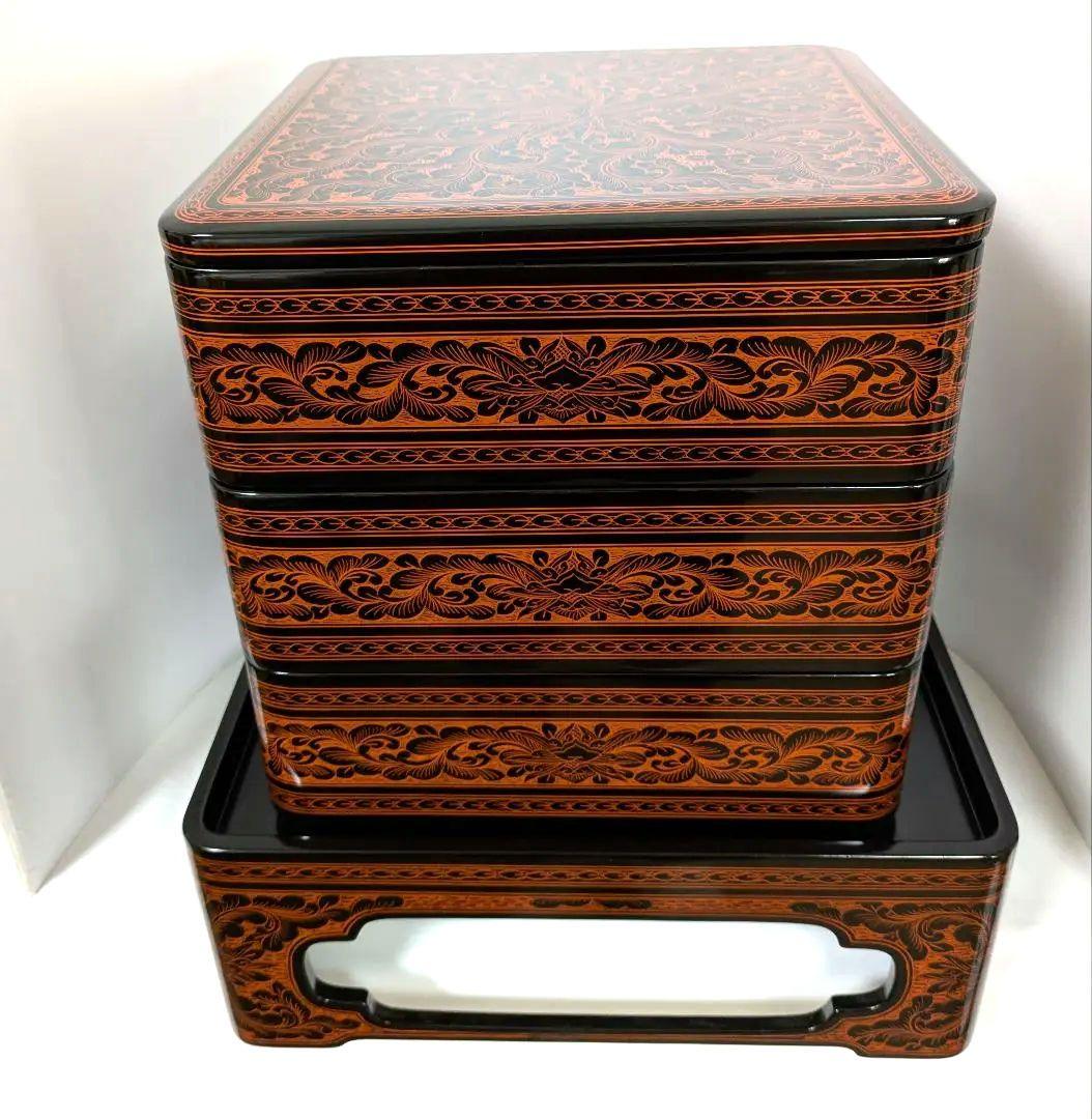 お正月に　お祝いに　きんま漆器 重箱 3段 台付　変わり文様　伝統工芸品サイズ大