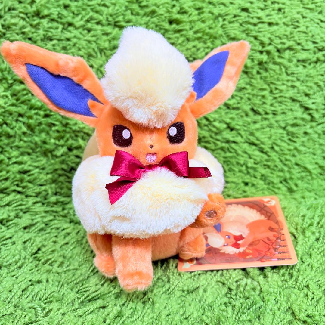 ブースター　ぬいぐるみ　Eevee Collection