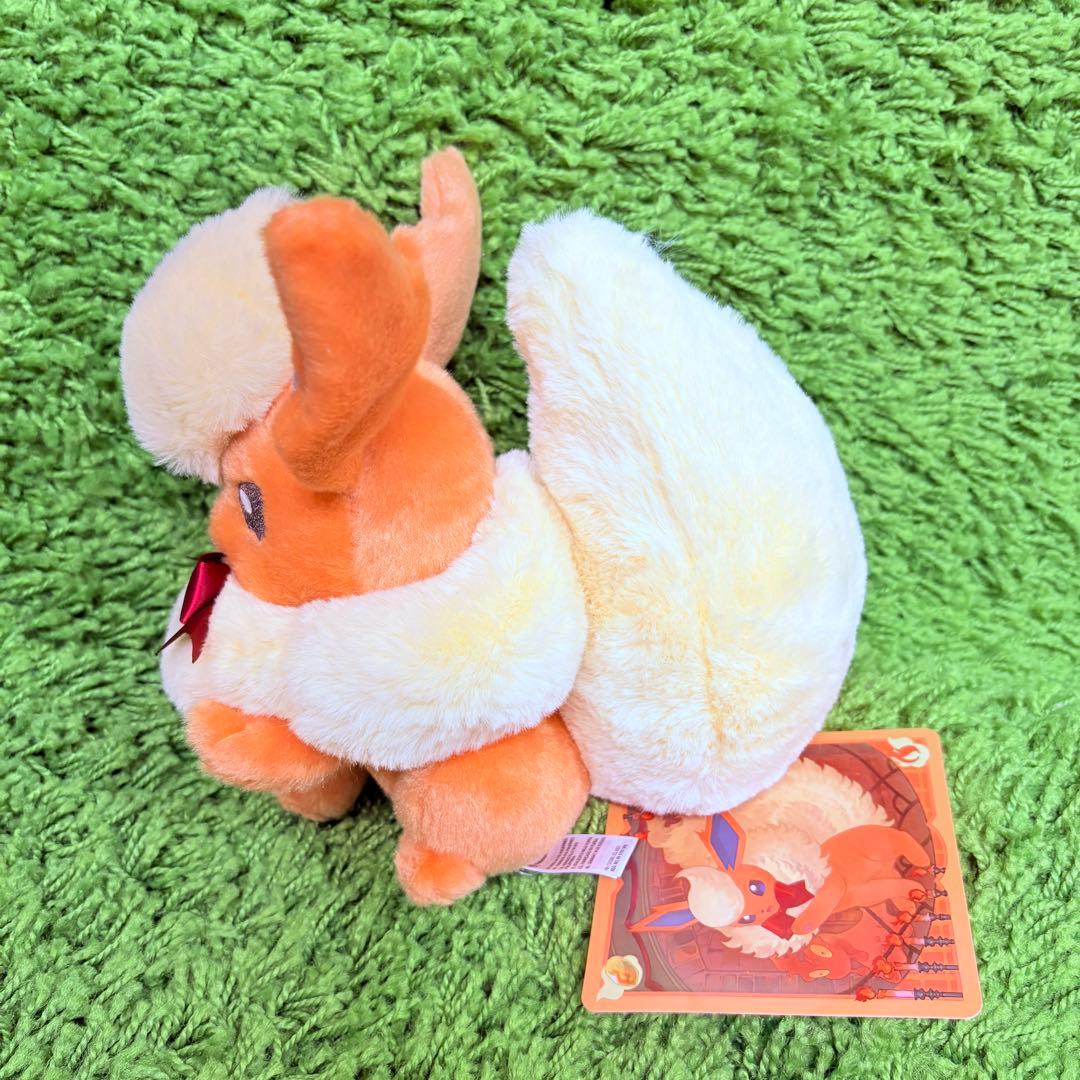 ブースター　ぬいぐるみ　Eevee Collection