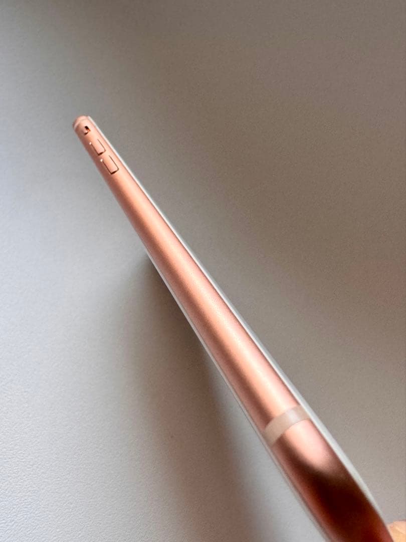 【超美品】Apple iPhone 8 ゴールド 64GB バッテリー残100%