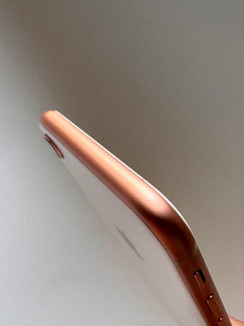 【超美品】Apple iPhone 8 ゴールド 64GB バッテリー残100%