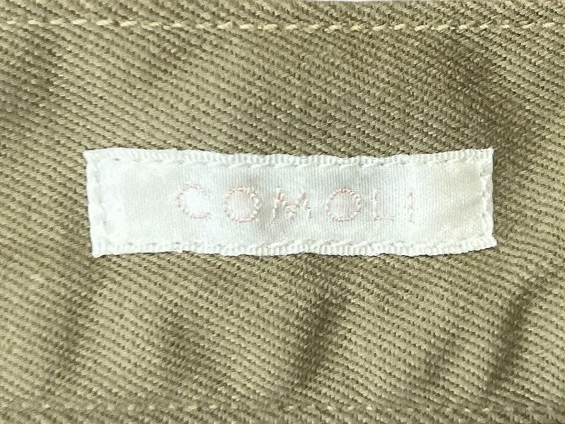 23ss 美品 コモリ X01-03029 シンチバック チノ オーバー パンツ