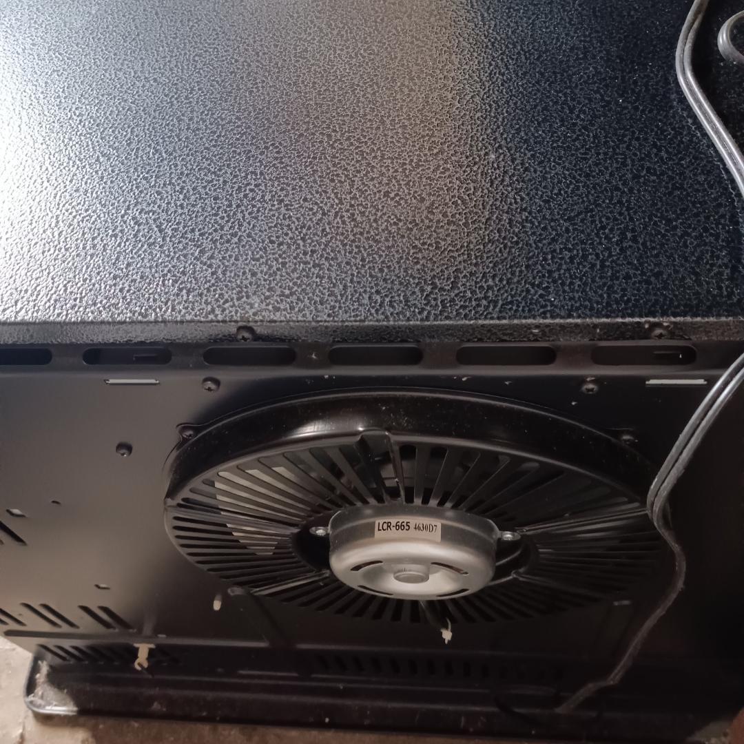 トヨトミ 石油ファンヒーターLR-680C高出力高火力ストーブ24畳　2014年