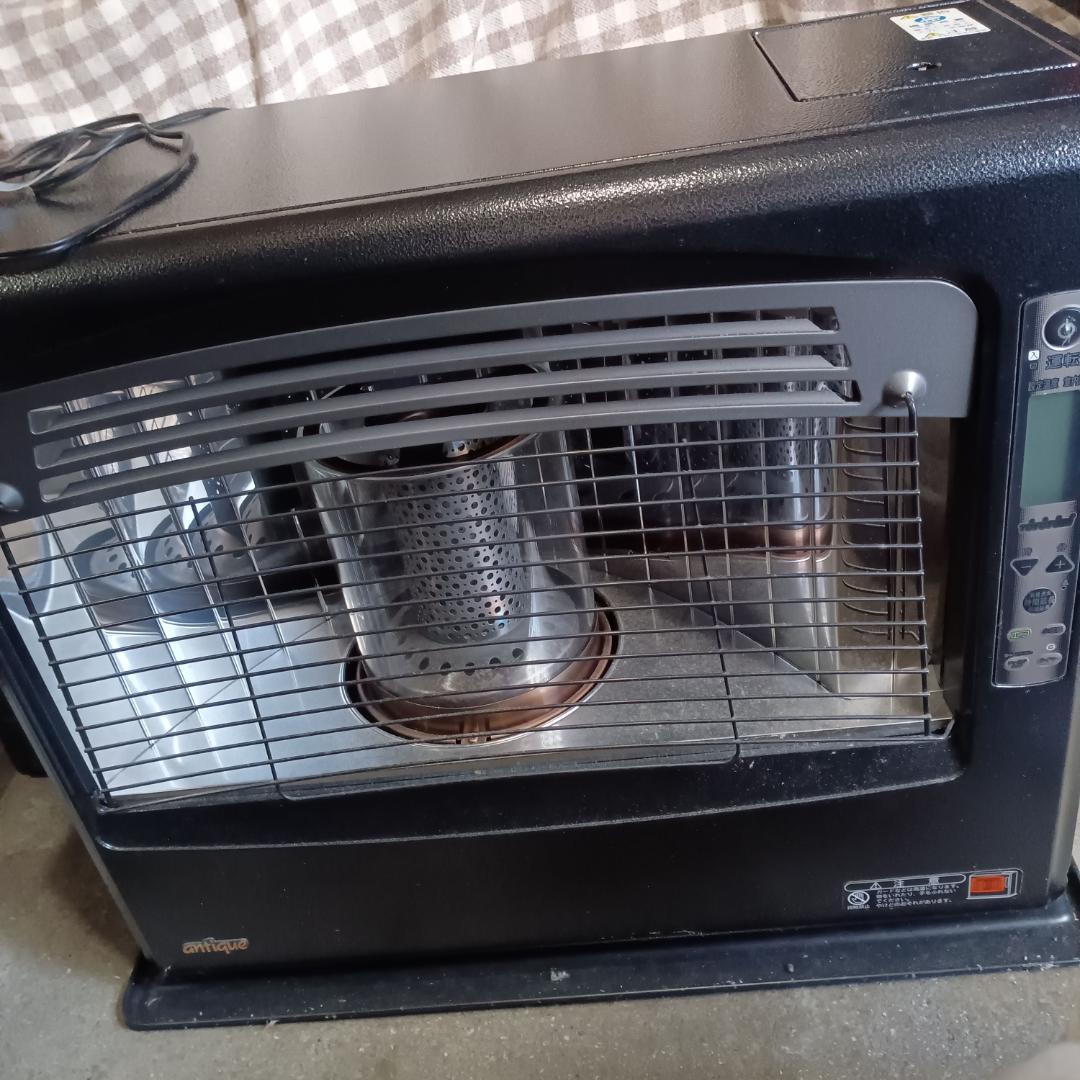 トヨトミ 石油ファンヒーターLR-680C高出力高火力ストーブ24畳　2014年