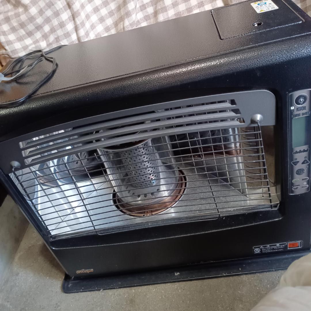 トヨトミ 石油ファンヒーターLR-680C高出力高火力ストーブ24畳　2014年