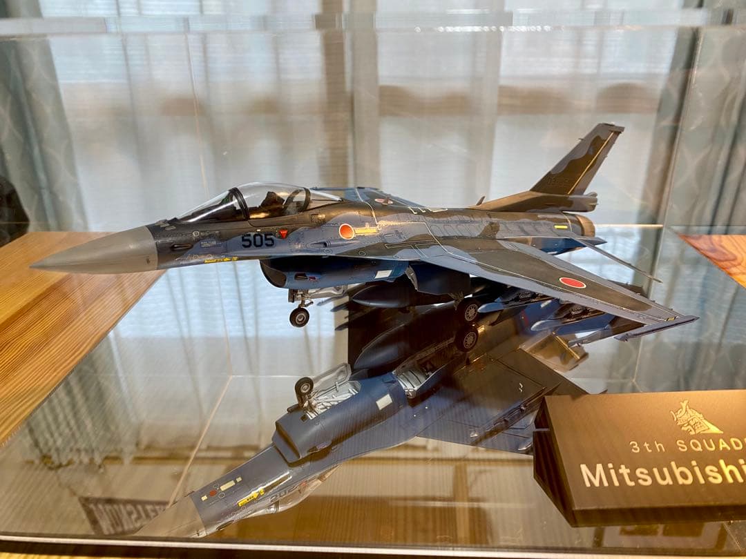 【クリアケース入り】戦闘機　プラモデル　完成品　ハセガワ　1/48 F2A