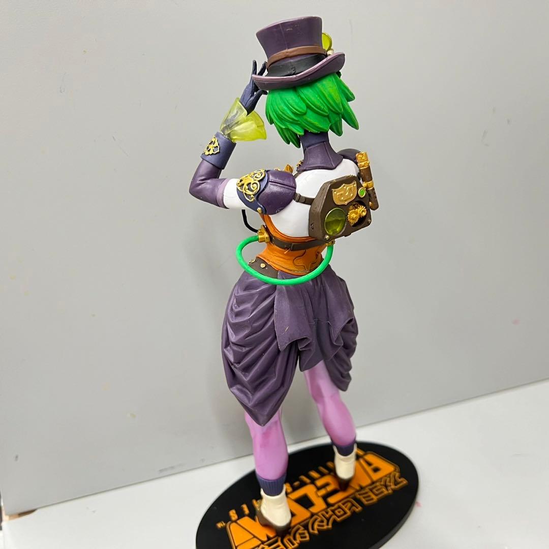 デュエラ・デント ジョーカー版 バットマン　スタチュー