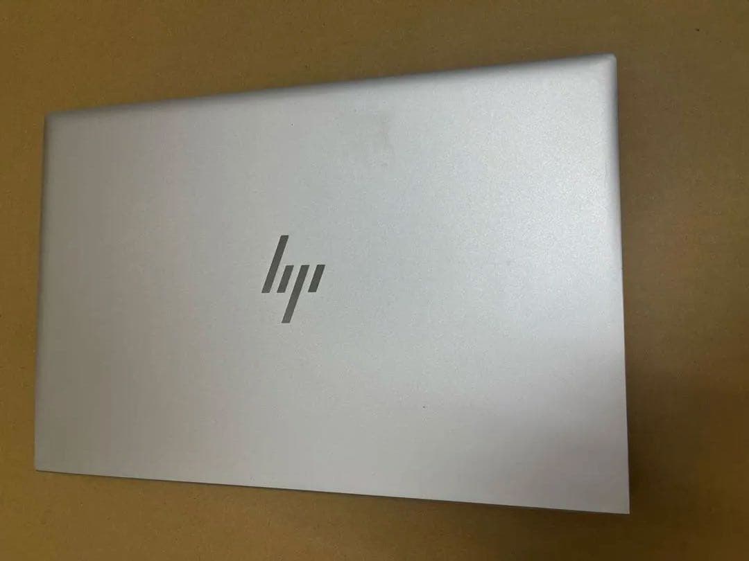 HP 830 G8 i7-1185G7 16GB 256GB SSD 13.3型