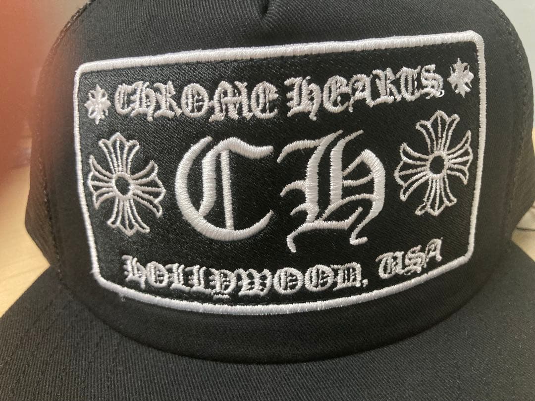 極美品 CHROME HEARTS ロゴ刺繍 トラッカーキャップ 黒