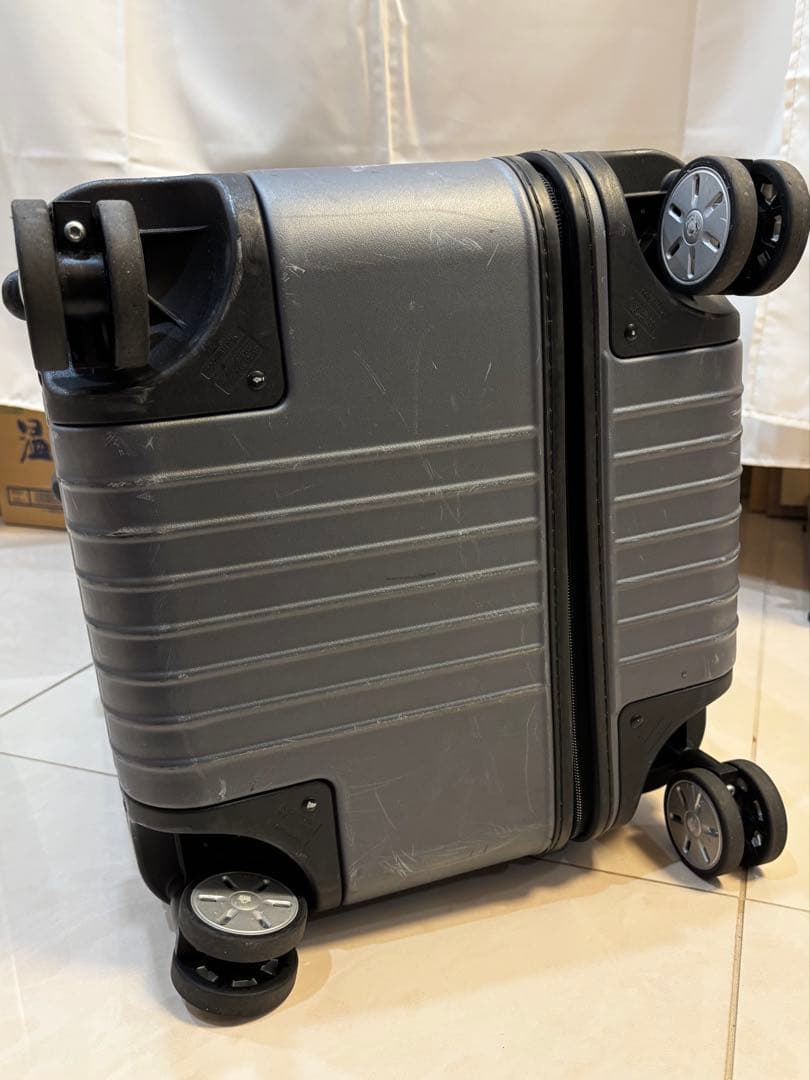 vintagerider　RIMOWA Salsa グレー系マットカラー