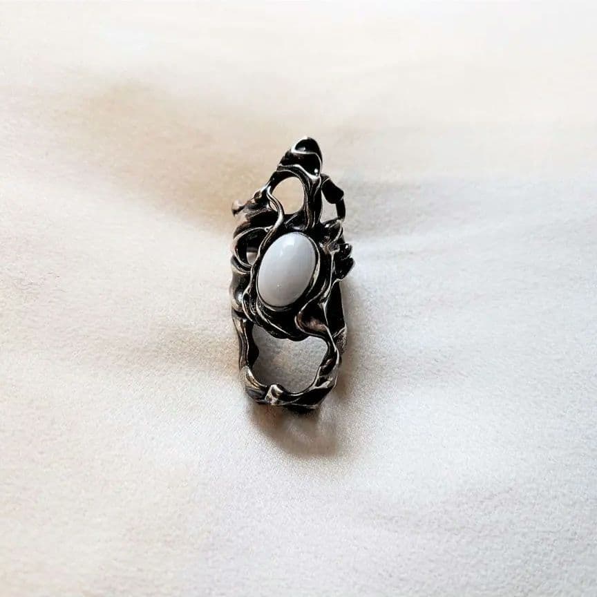 う*に様 【希少】TAUJAN リング WhiteOnyx pulse