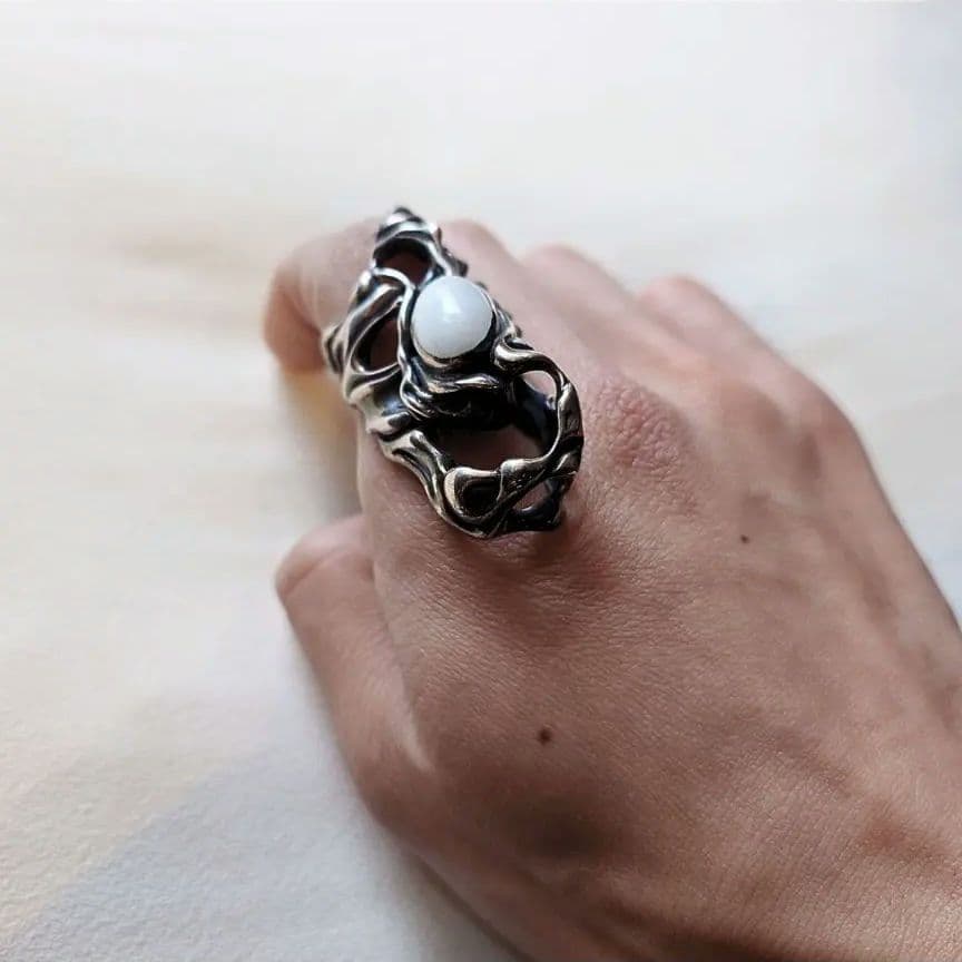 う*に様 【希少】TAUJAN リング WhiteOnyx pulse