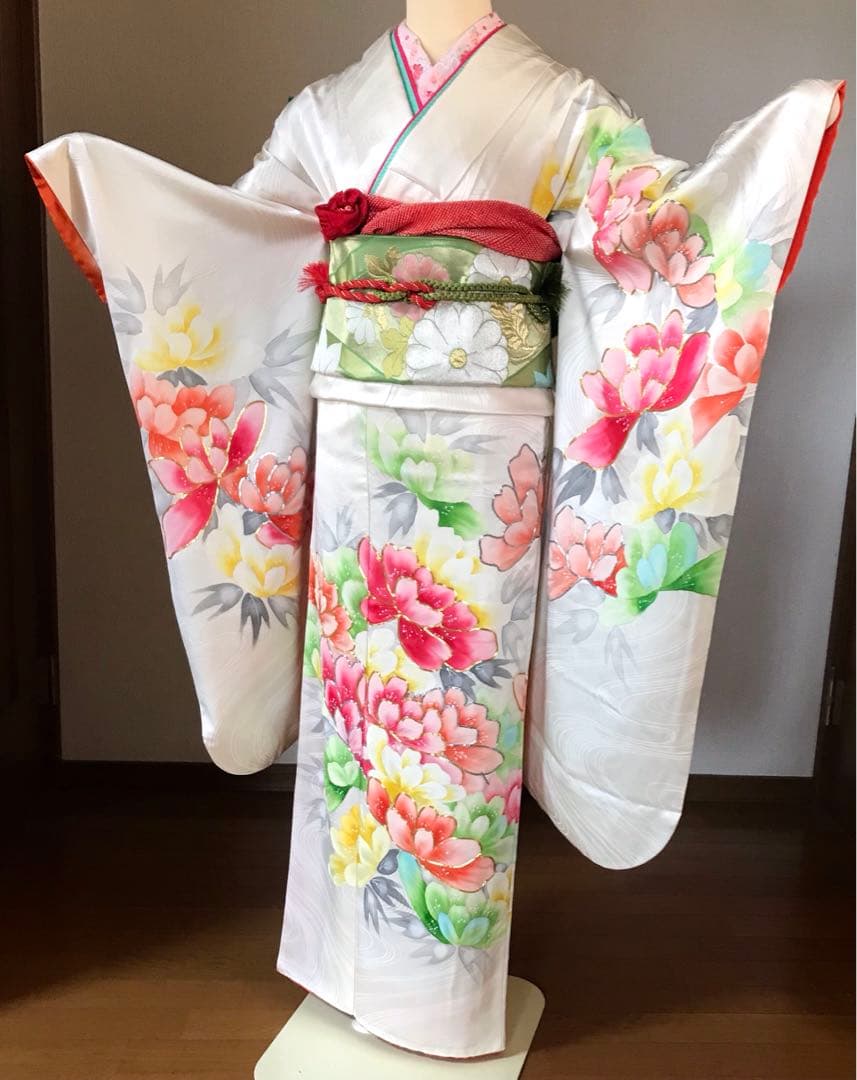 振袖セット　アイボリー　白系　牡丹❤️金駒刺繍　成人式振袖