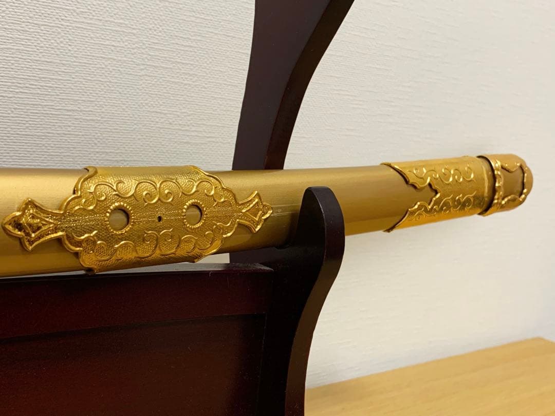 【特選模造刀/金彩拵】日本刀 太刀 超超薄刃 美しい刃文 儀礼 儀式 威光 樋入