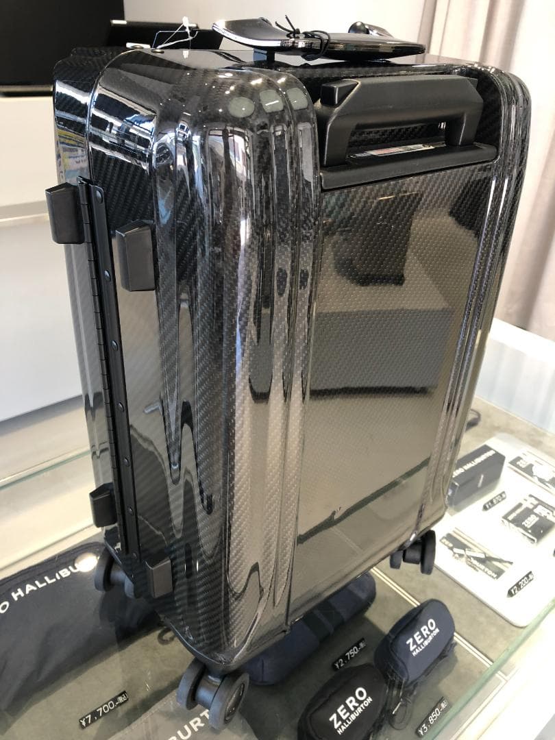 定価495,000円ゼロハリバートン　カーボンファイバー　キャリーケースUSA