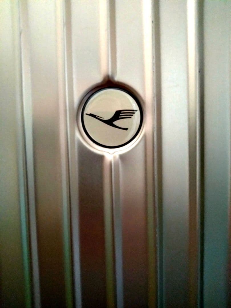 希少【RIMOWA×Lufthansa】 　 Titanium Gold