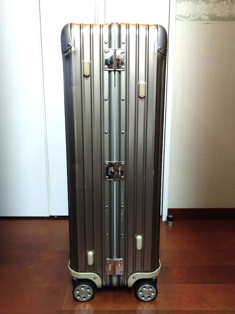 希少【RIMOWA×Lufthansa】 　 Titanium Gold