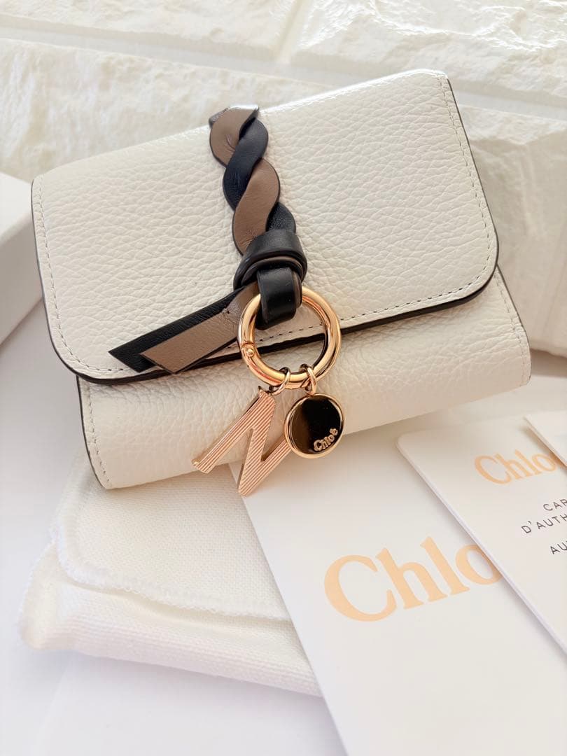Chloé クロエ　ホワイトレザー三つ折り財布　スモールトリフォールドウォレット