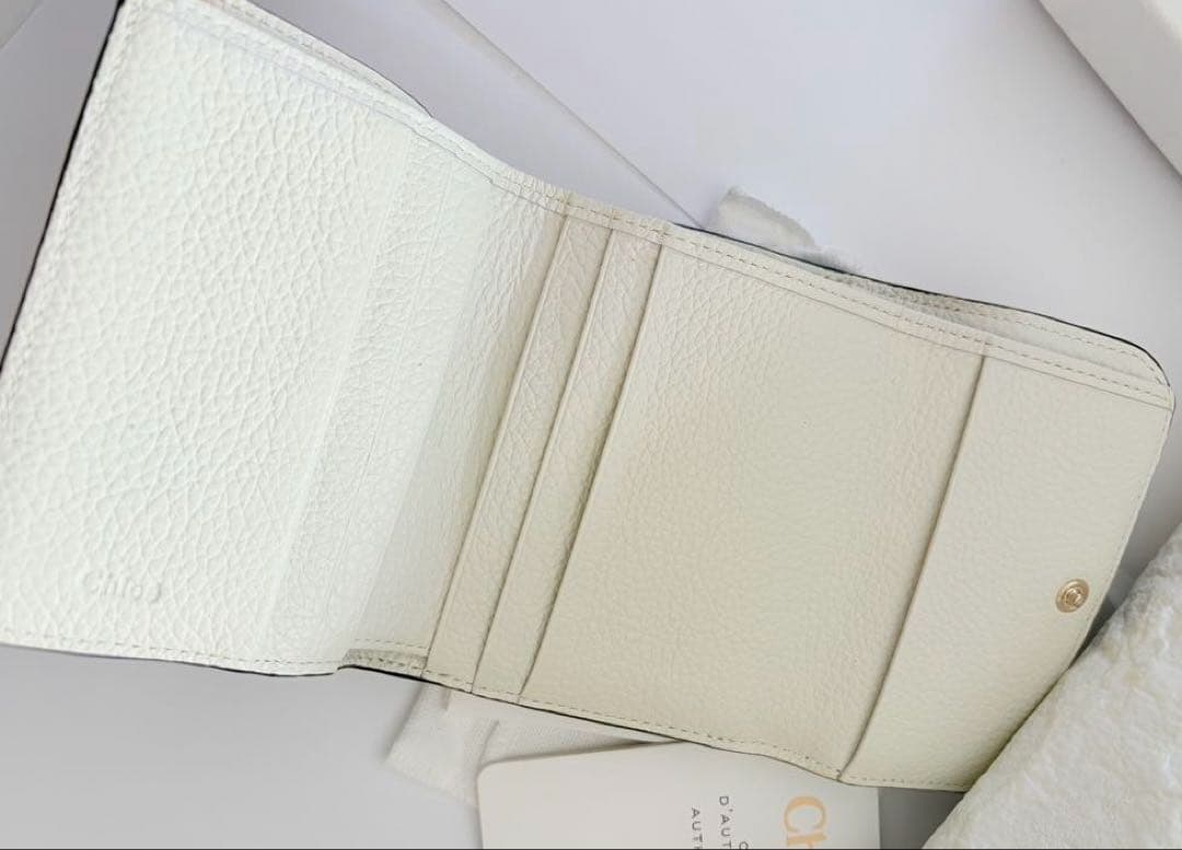 Chloé クロエ　ホワイトレザー三つ折り財布　スモールトリフォールドウォレット