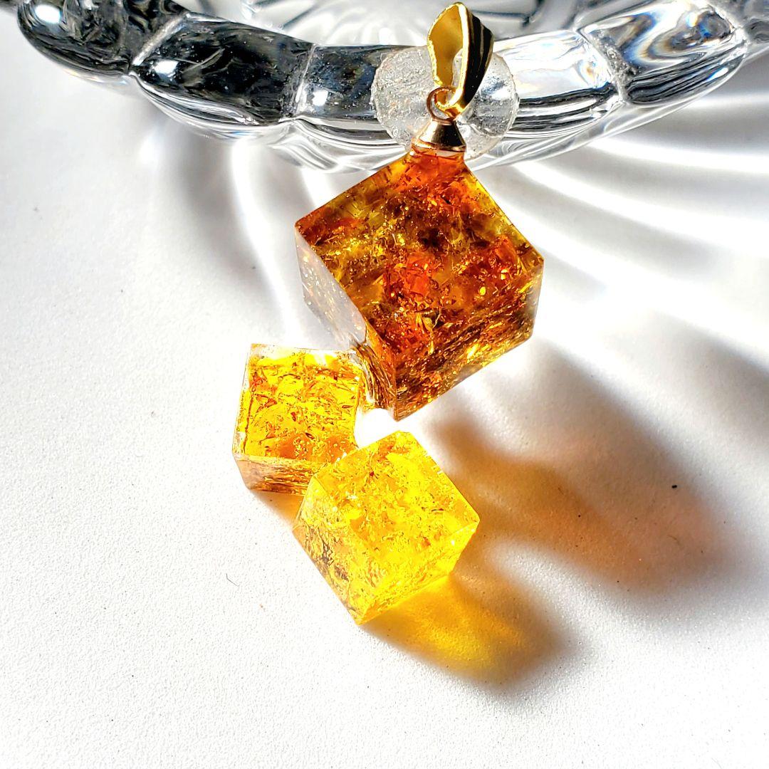 はくとん　　佐竹ガラスの星空ネックレス　レジンネックレス　ハンドメイド