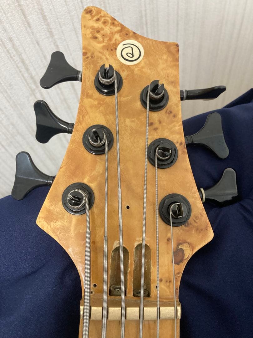 6弦ベース EMG45TW搭載