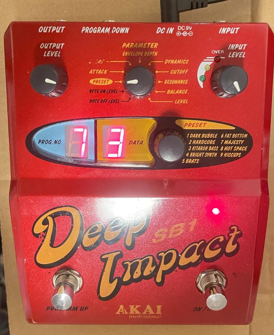 ベース AKAI SB1 Deep Impact BASS synthesizer