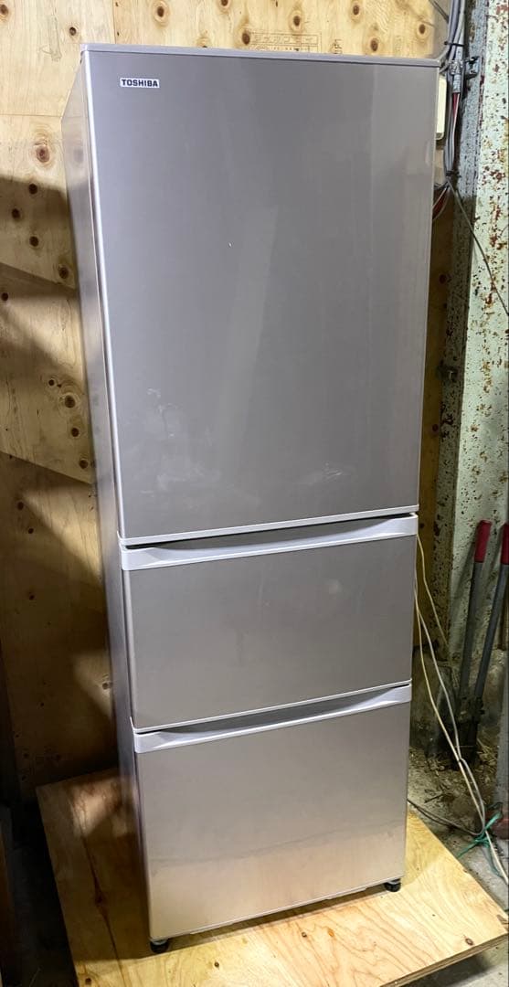 TOSHIBA 2015年製ノンフロン冷蔵庫（375L）　大型
