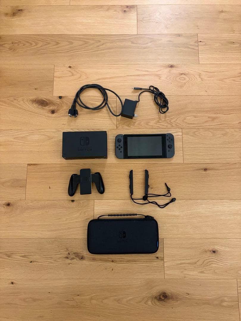 Nintendo Switch 本体 + 付属品+持ち運びケース