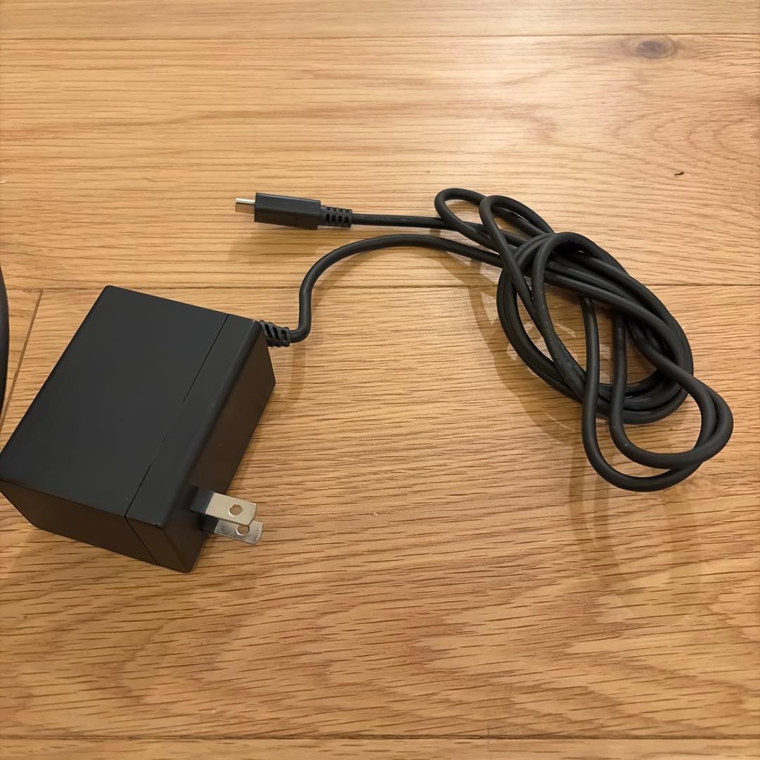 Nintendo Switch 本体 + 付属品+持ち運びケース