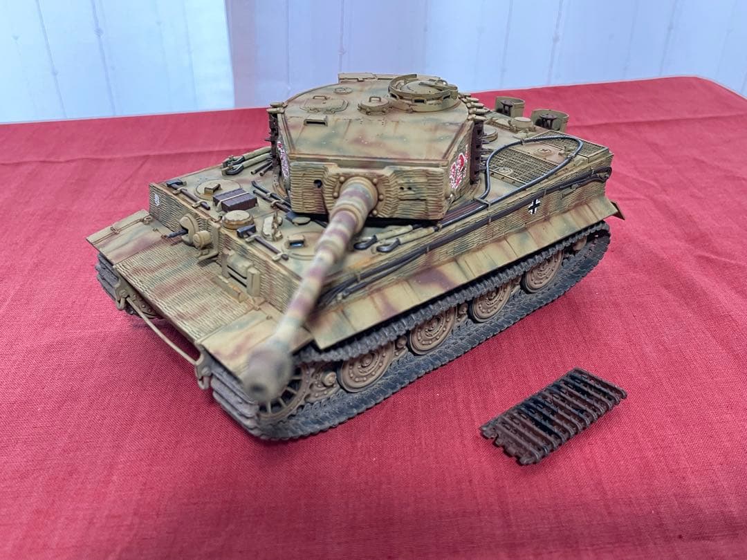 タイガー戦車　完成品　プラモデル
