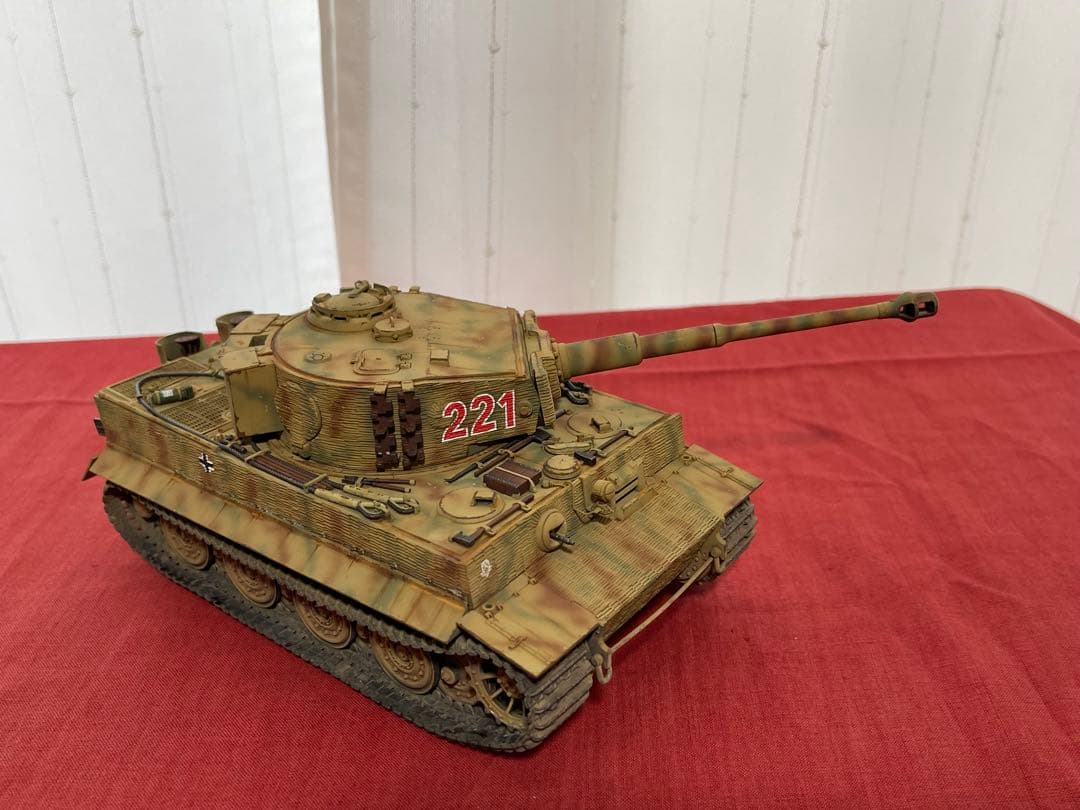 タイガー戦車　完成品　プラモデル