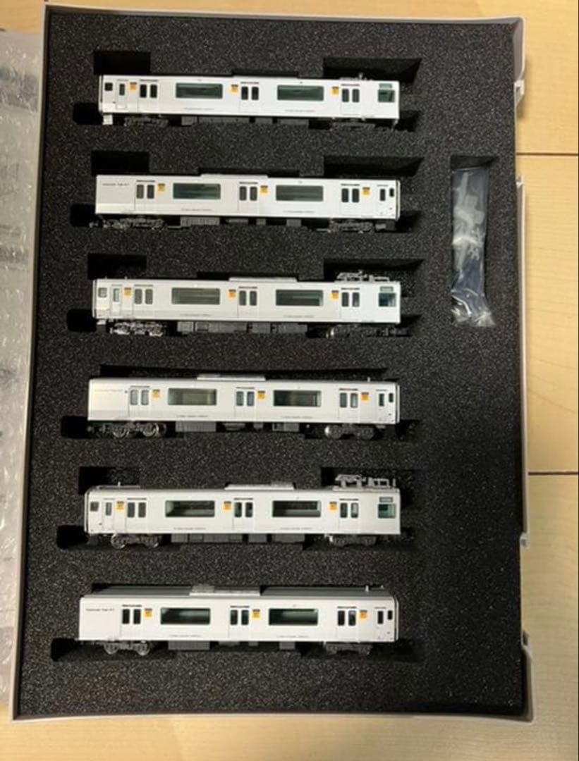 （新品、未走行）JR九州817系2000番代　先頭車6両編成　動力付