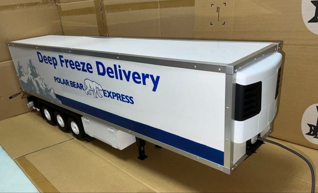 タミヤ 1/14RC 3軸リーファー・セミトレーラー 新品組み立て塗装済 値下中