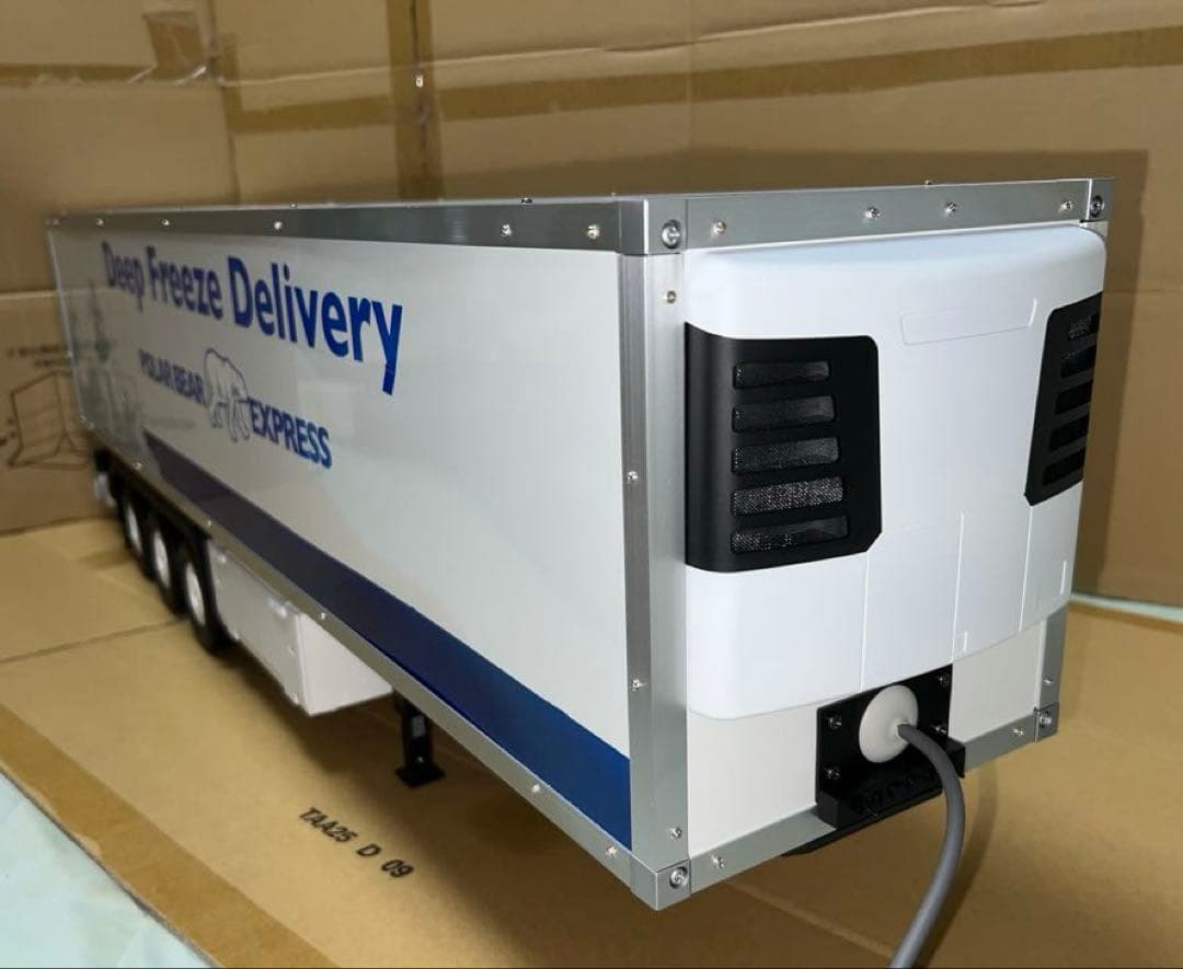 タミヤ 1/14RC 3軸リーファー・セミトレーラー 新品組み立て塗装済 値下中