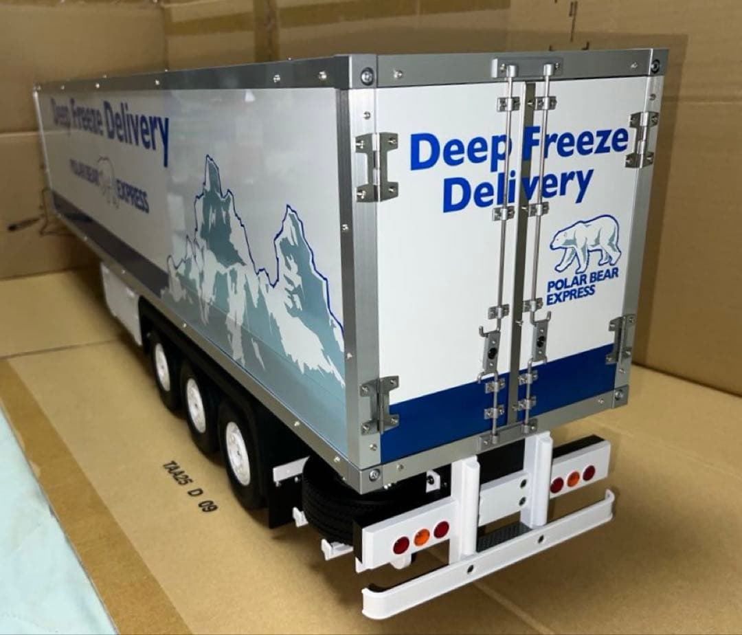 タミヤ 1/14RC 3軸リーファー・セミトレーラー 新品組み立て塗装済 値下中