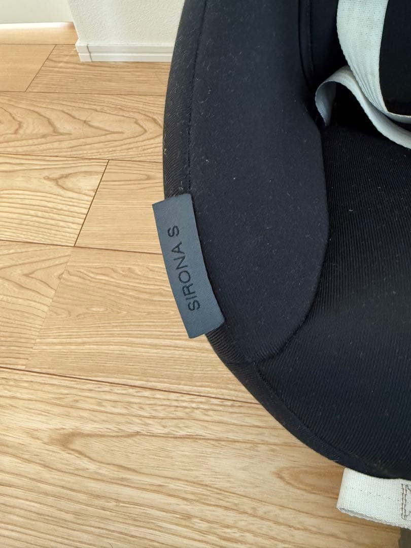 たろ　Cybex シローナS i-size ブラック チャイルドシート