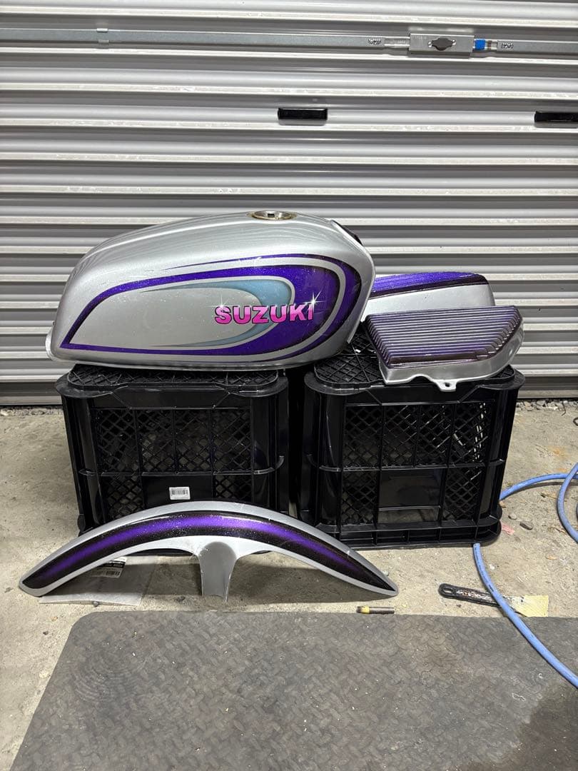 Suzuki gt380外装セット　b7タンク！