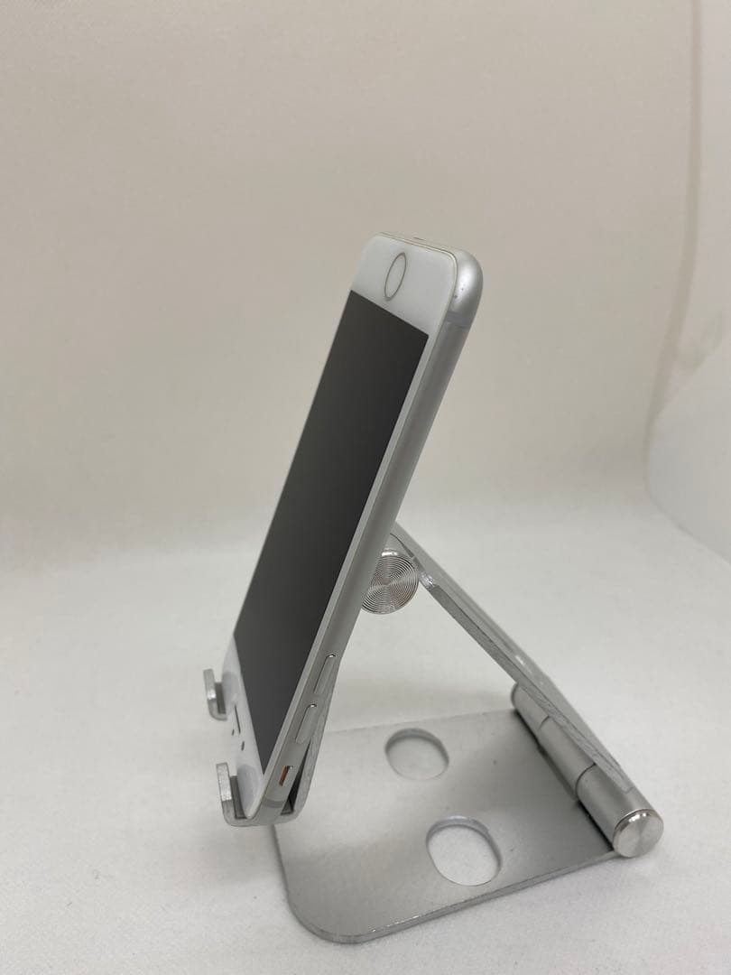 iPhone 8 64GB バッテリー76% 47984