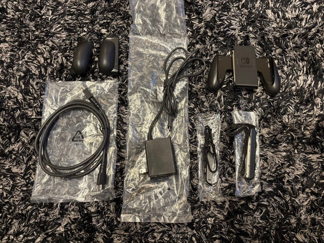 Switch本体（バッテリー強化版）　グレー　箱・付属品完備　　グリップ付き