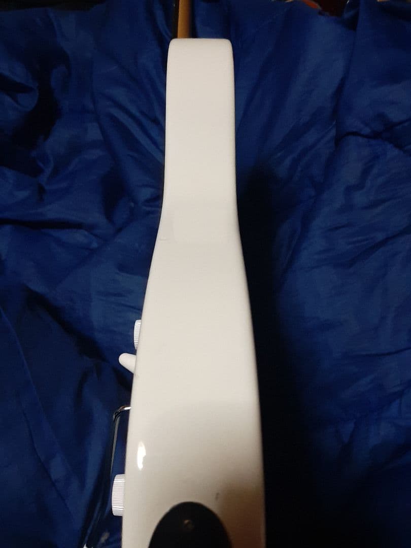 ジャンク世界に1本ＡＩＹストラトタイプギターSSH白24F調整済