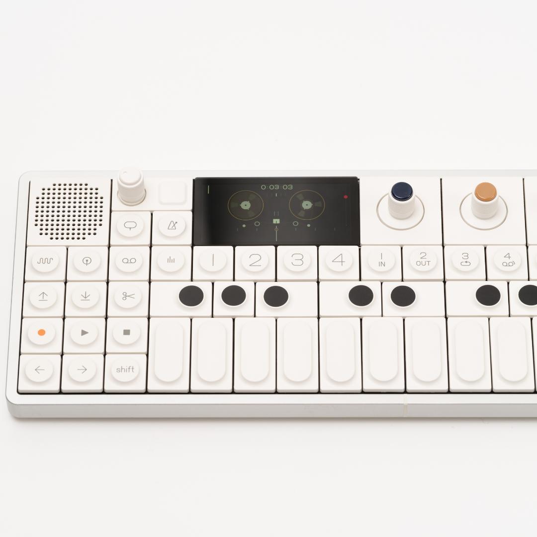鍵盤楽器 teenage engineering OP-1 field