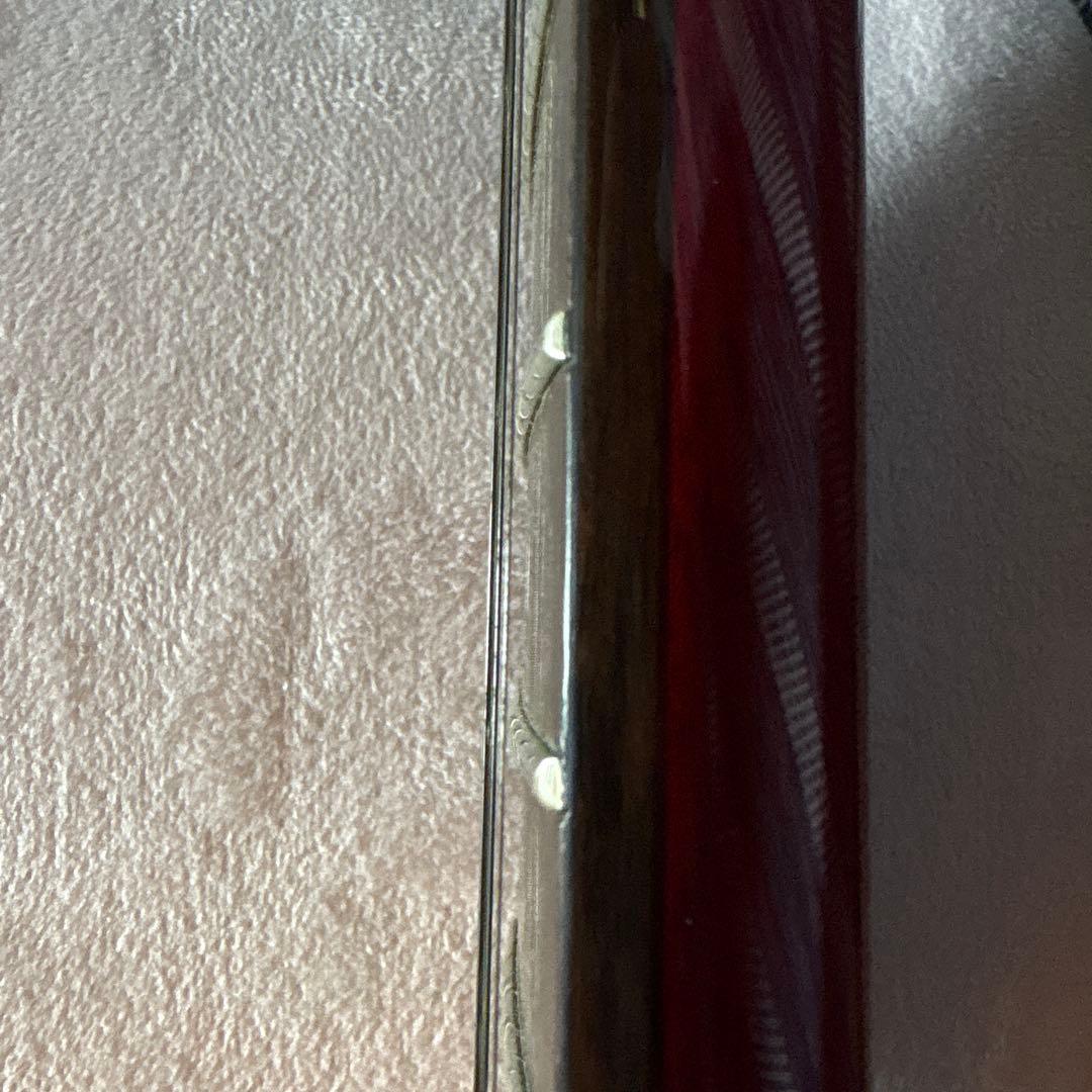 赤いセミホローボディエレキギター