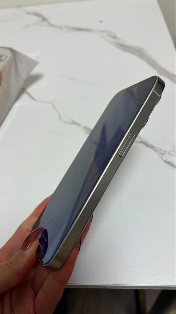 Apple iPhone 15 Pro ホワイト　1TB本体